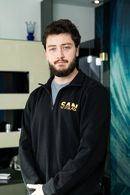 Emre Sahin – SAN-GLAS