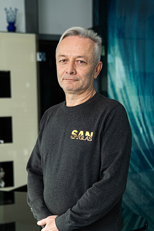 Hasan Sahin – SAN-GLAS